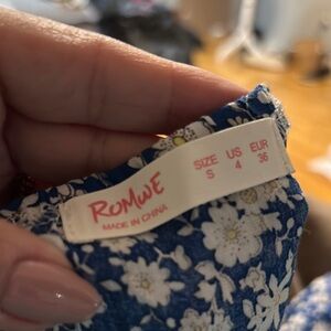 ROMWE Blue and White Floral Pattern Dress